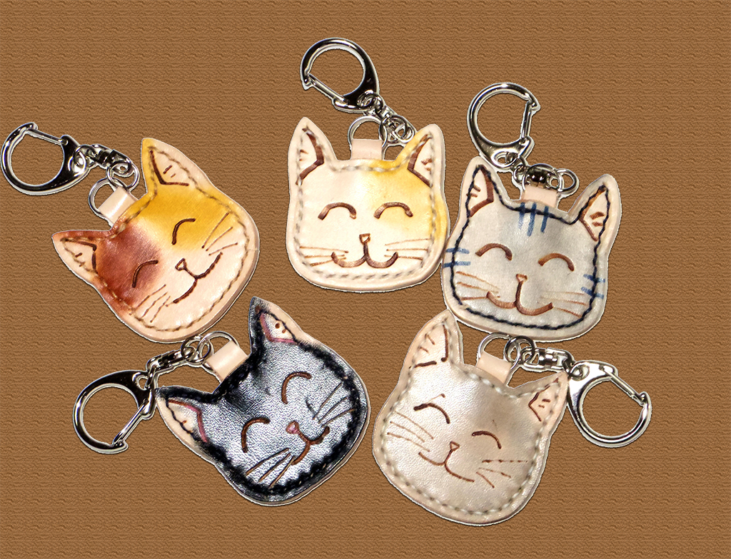 革でできたねこのチャーム・やまぶき工房