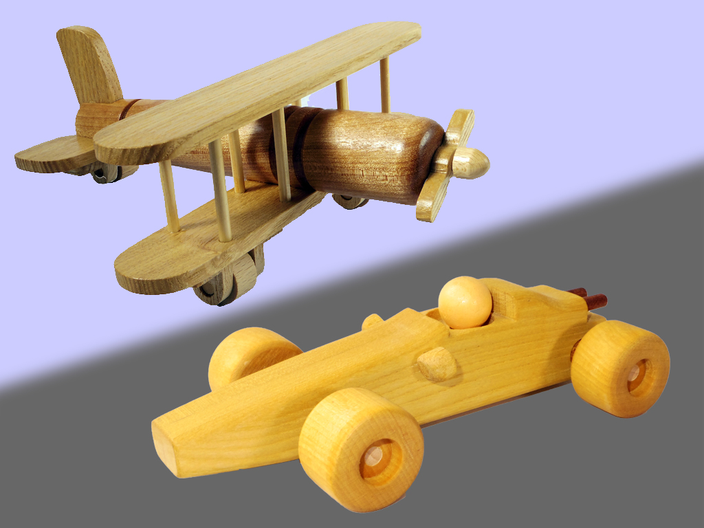木の飛行機とレーシングカー ピアワーク・オアシス
