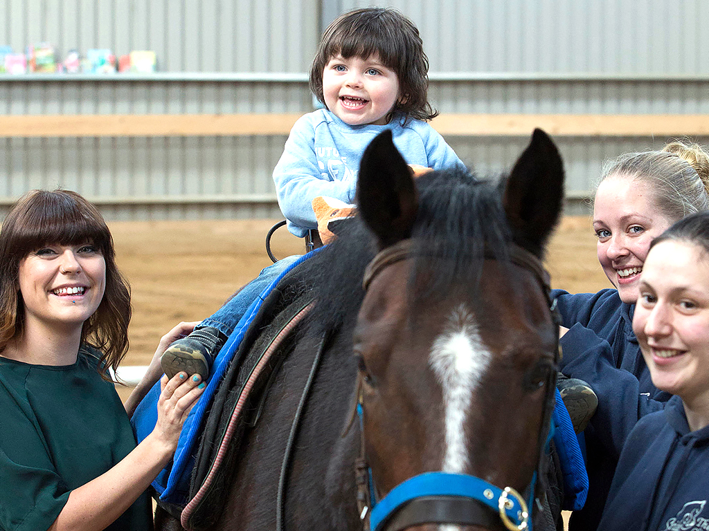 発達障害の子に効く乗馬療法。１分間に百歩