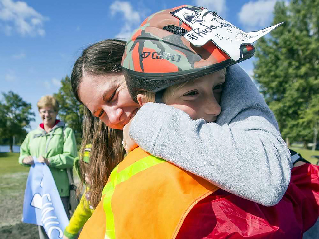 発達障害の子と父の自転車旅に応援が集まる