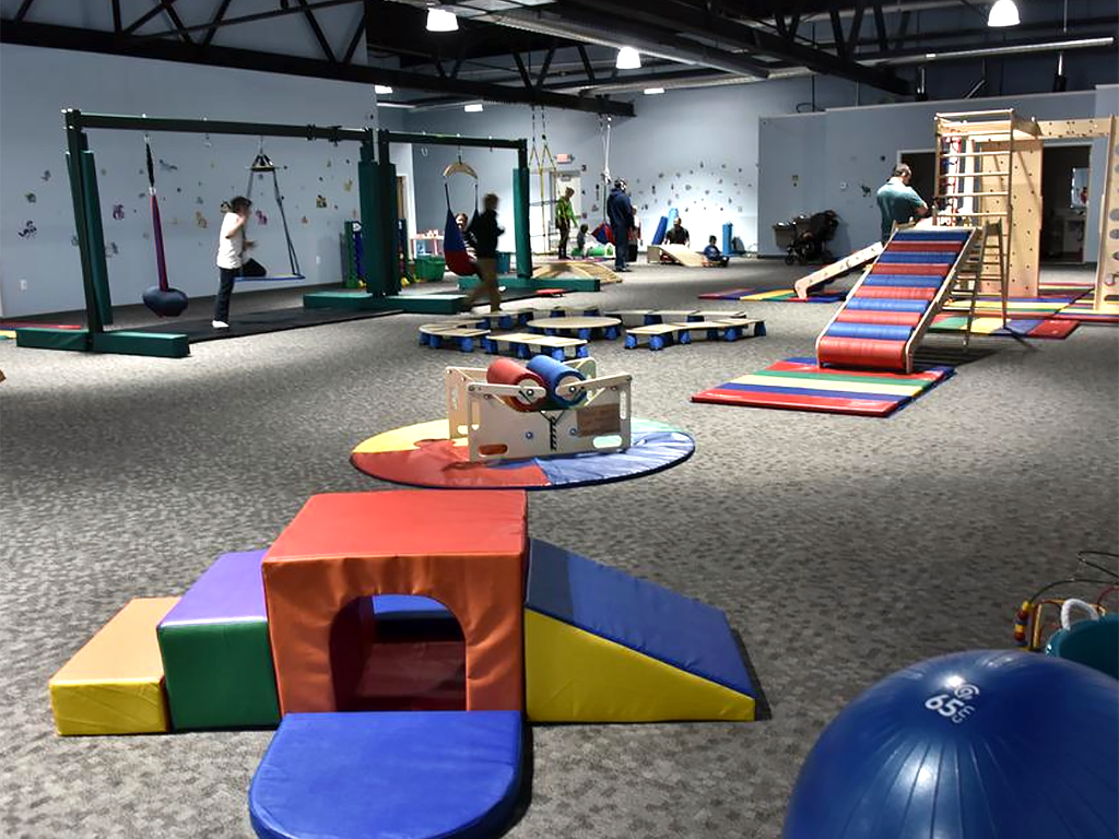 発達障害の子どもたちのために設計された遊び場施設がオープン