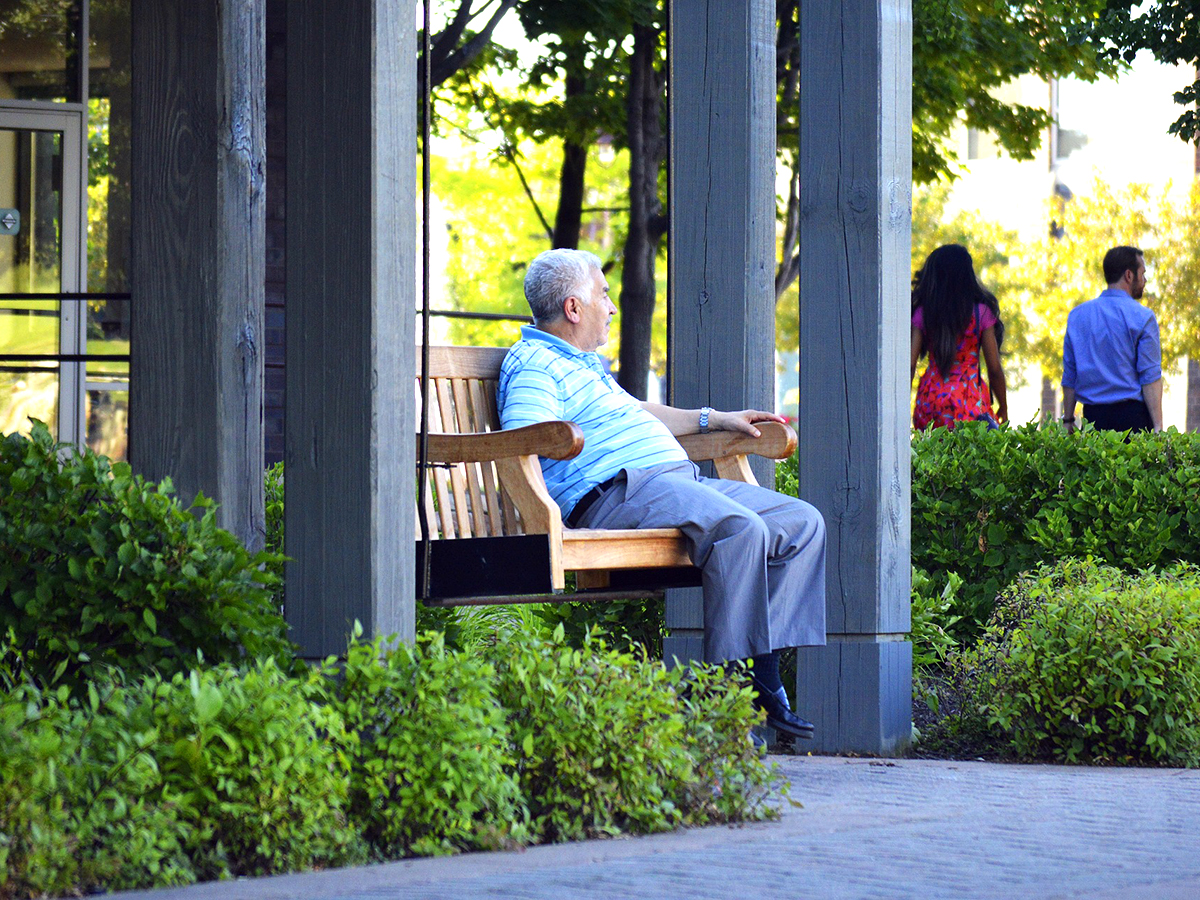 発達障害の自閉症と診断をされた５０代以上の人の意識調査研究