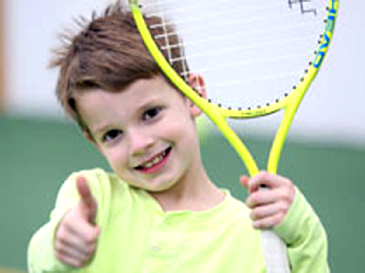 発達障害の子たちが人とのつながりと自信も築くテニスキャンプ