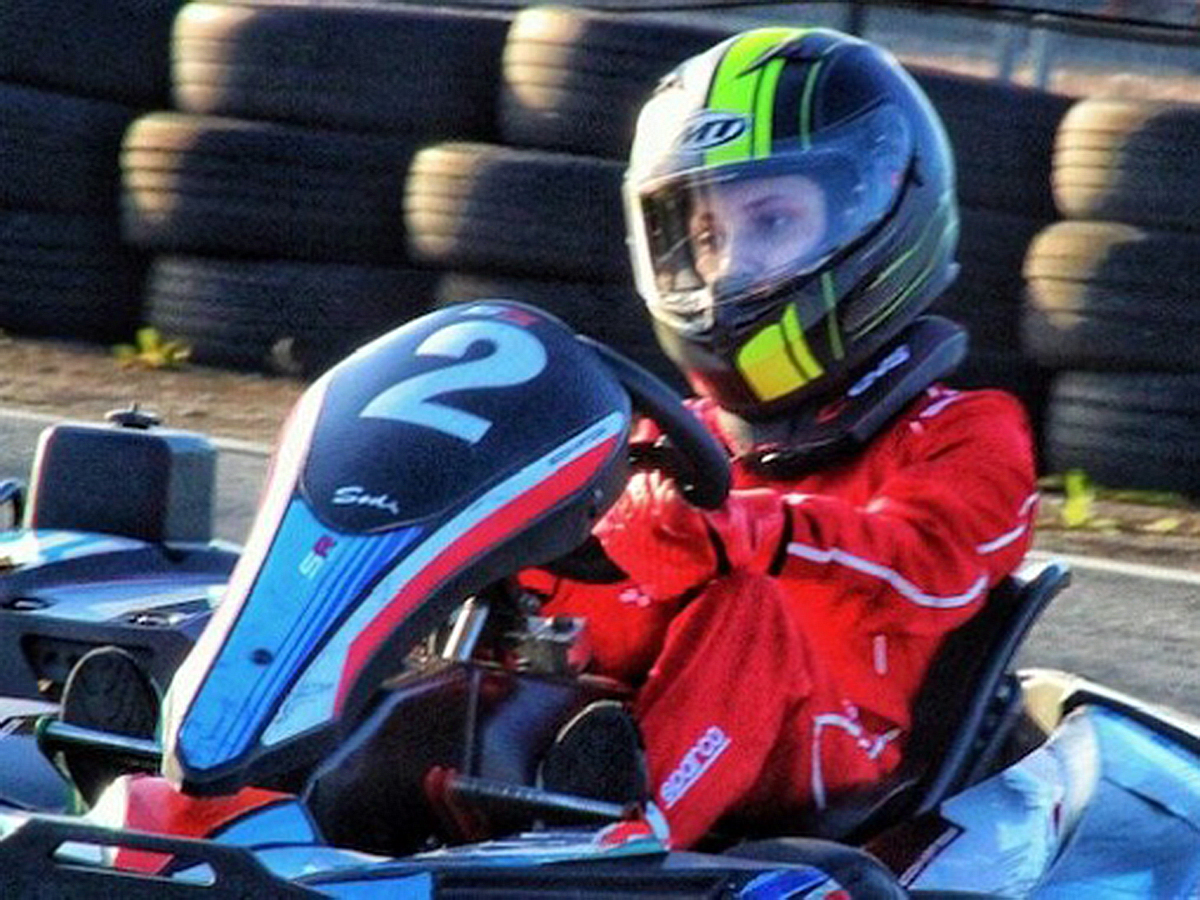 発達障害の少年がゴーカートの24時間耐久レースにチャレンジ