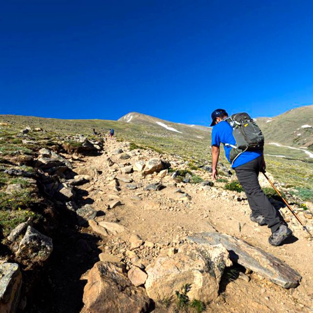 両親を亡くした自閉症の青年は登山をして変わった。自立と再会