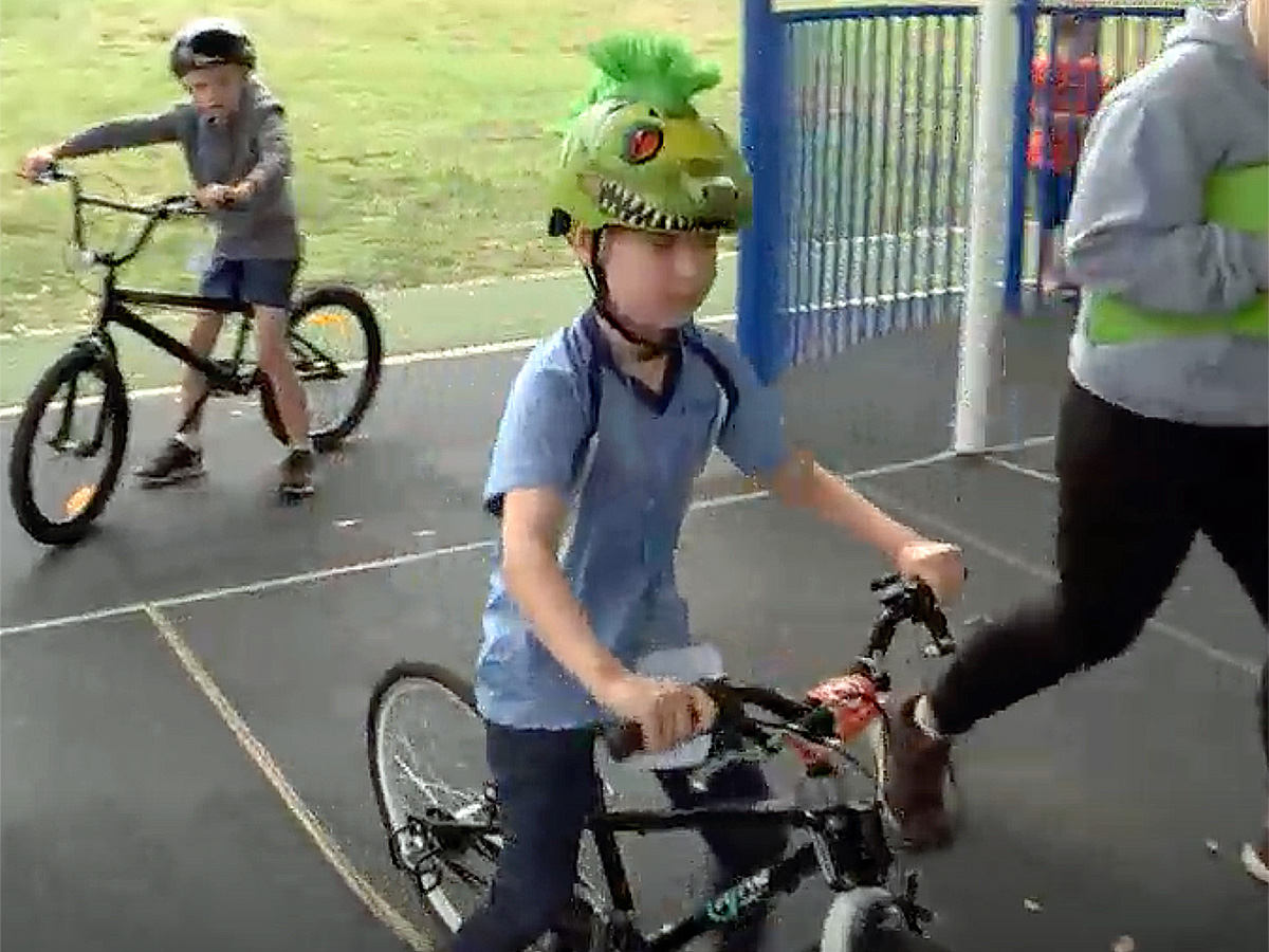 発達障害の子と親のための自転車に乗れるだけでないプログラム