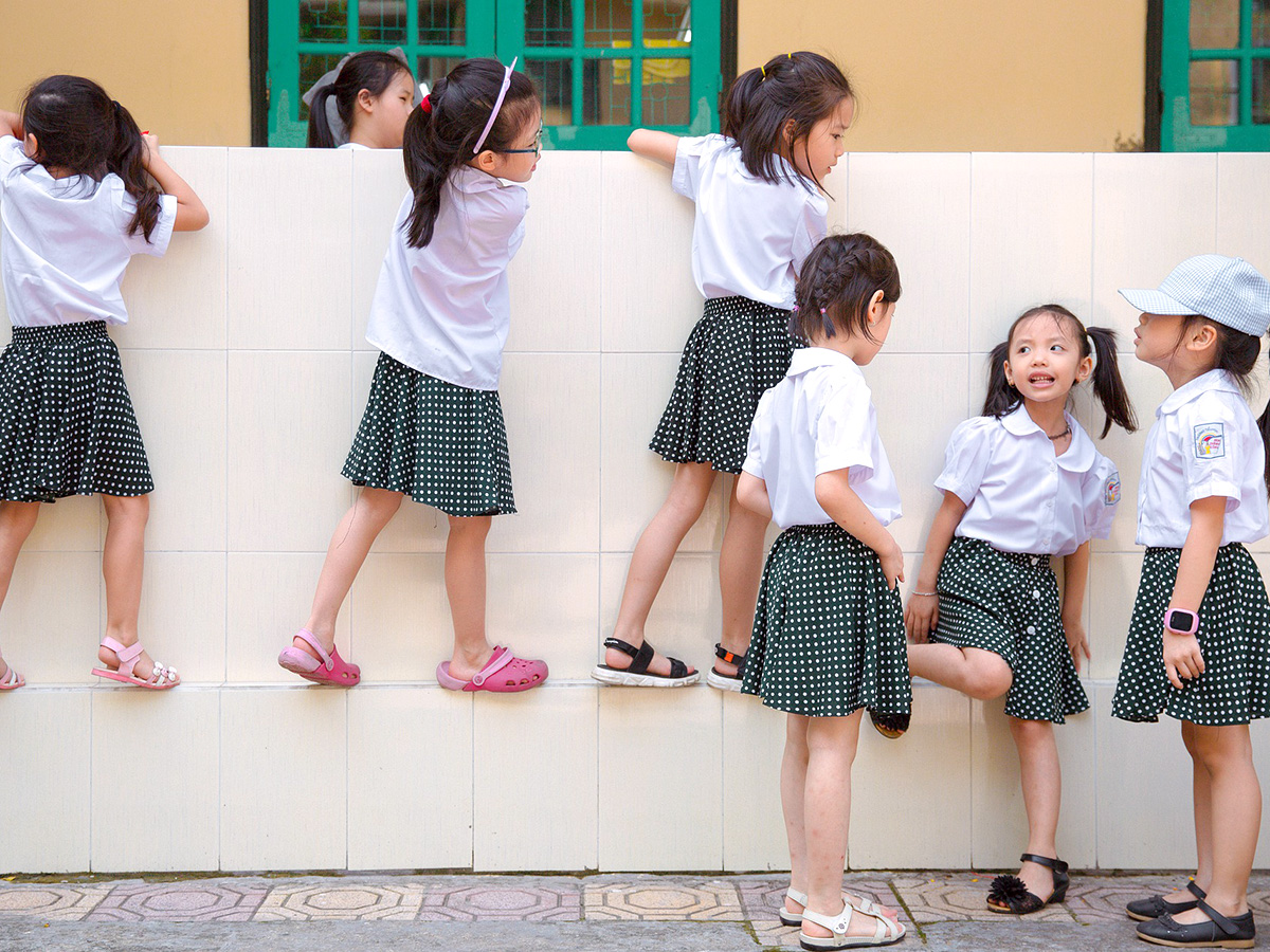 男の子とは異なり自閉症の女の子は「私たち」「彼ら」を使う