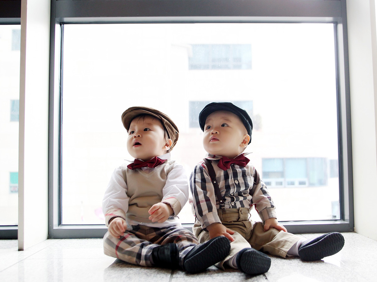 環境がとくに自閉症の子の脳の形成に影響する。双子の研究から