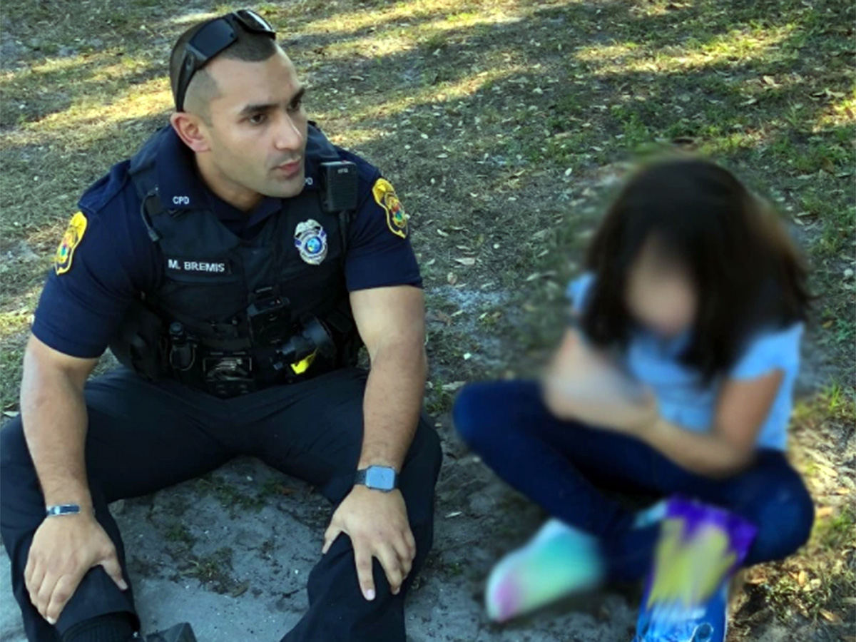 学校から逃亡した自閉症の子どもへの警官の対応に感謝の声