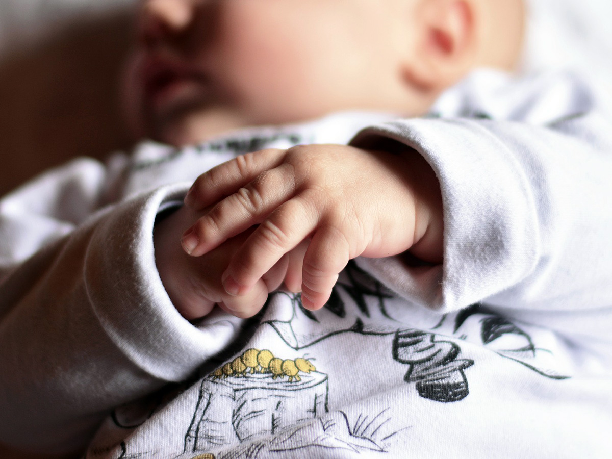 自閉症の子は生後６カ月で脳の視覚処理領域に明らかな差異。研究