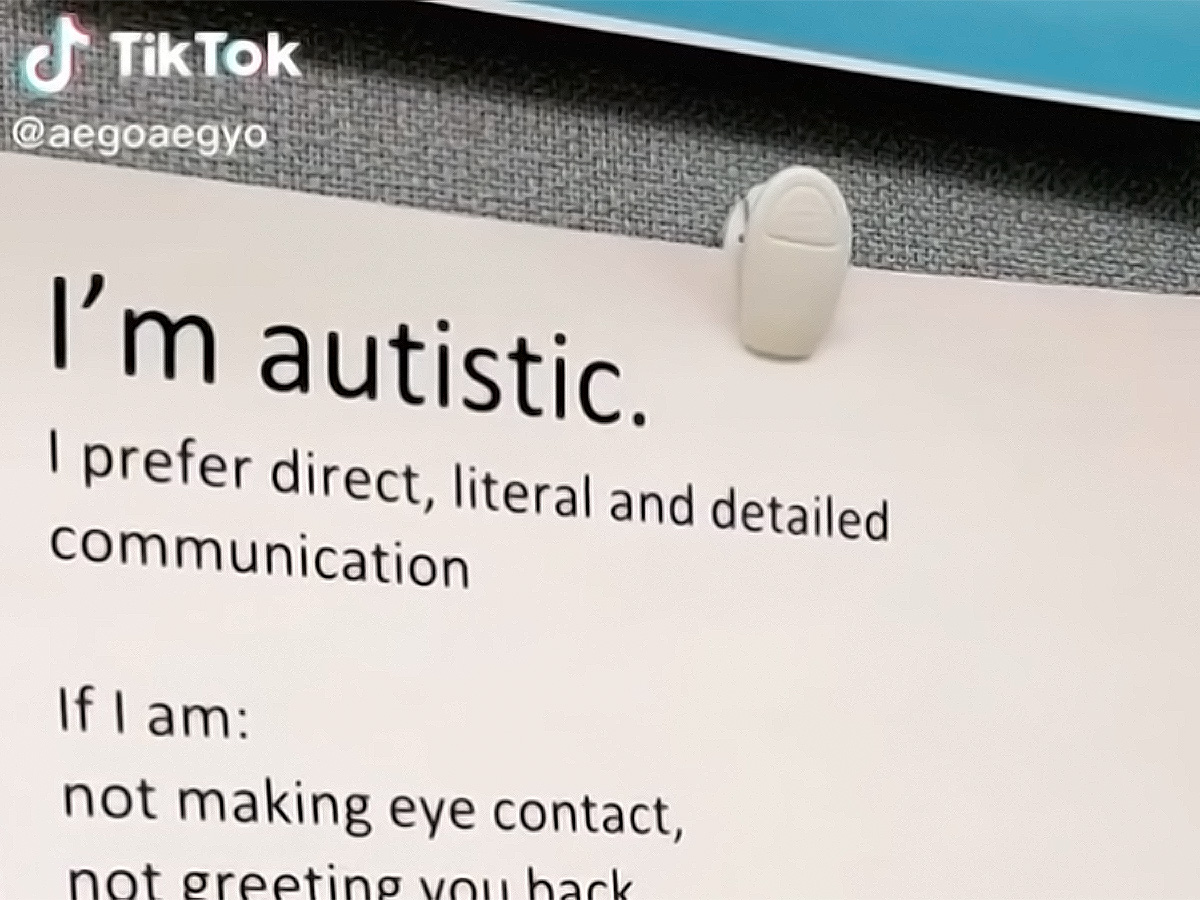私のコミュニケーションについて。自閉症の人が職場に貼ったメモ