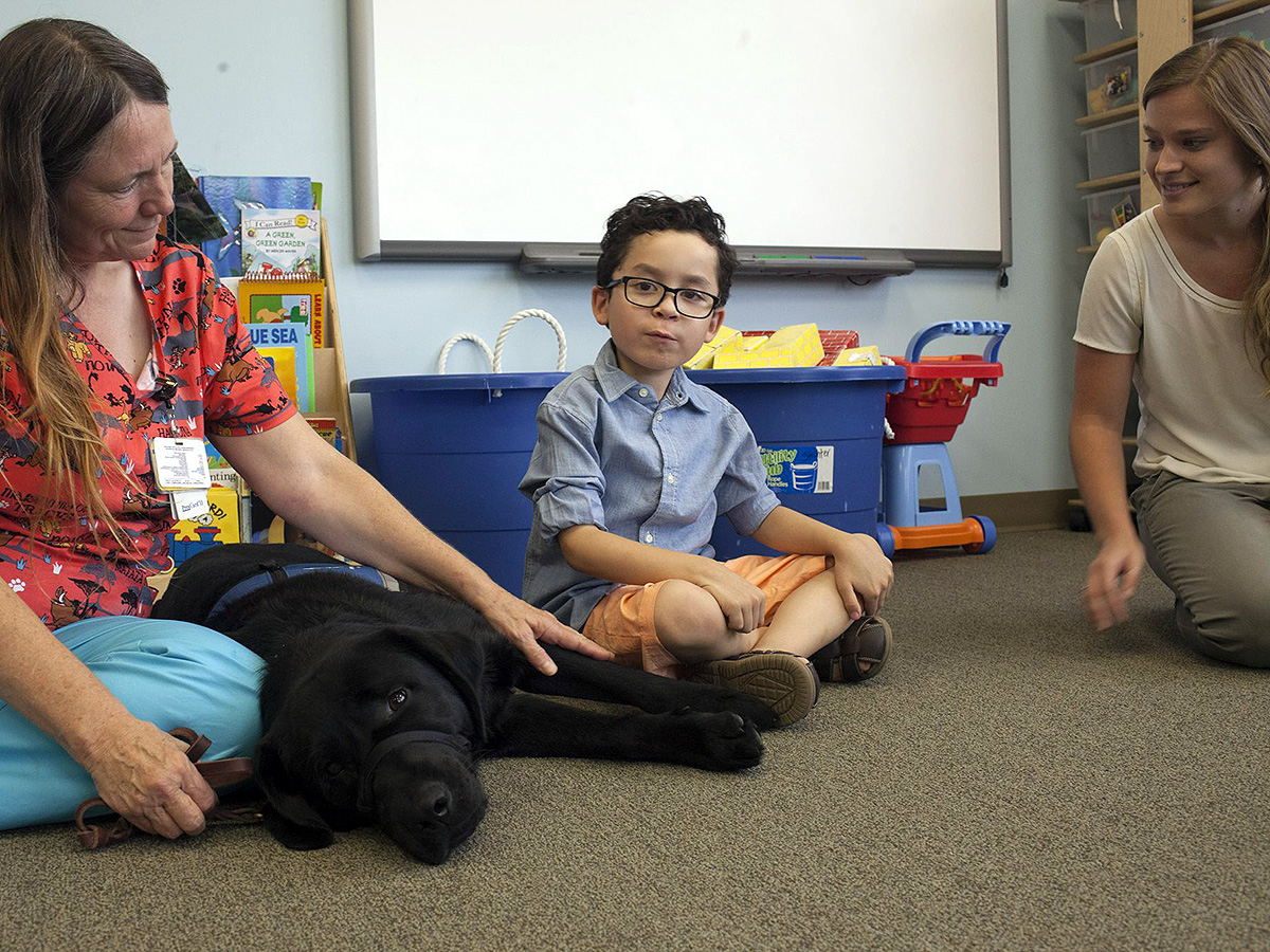 すべての自閉症の子が犬とのふれあいを好むわけではない。研究