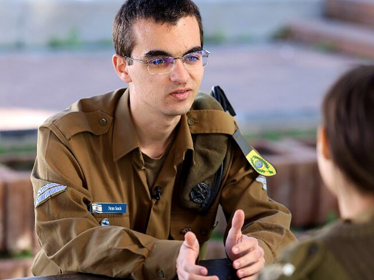 自閉症の人を採用するイスラエル軍「他の職場でも働けるように」