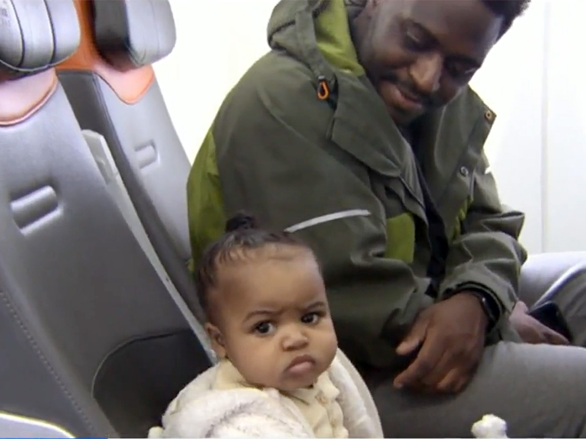 自閉症の子と家族の飛行機利用のストレスを軽減。空港搭乗体験