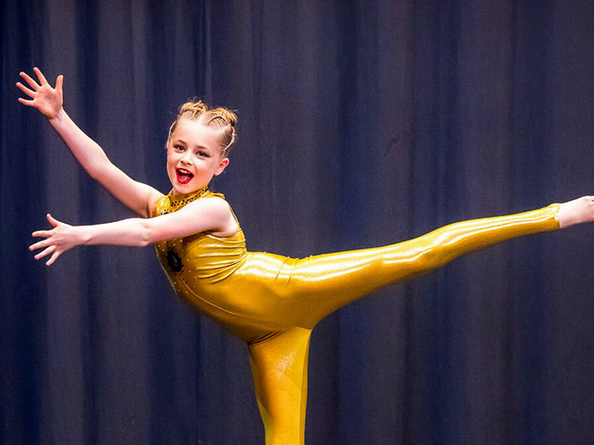 自閉症の少女はダンスで、友だちを作り交流する方法を学んだ