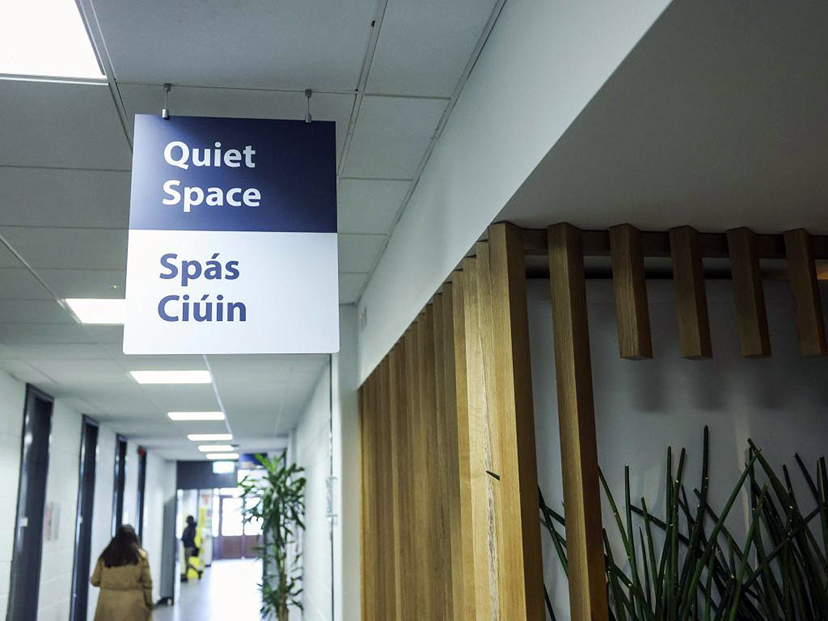 自閉症の人に優しいキャンパス。「静かな空間」を校内に設置