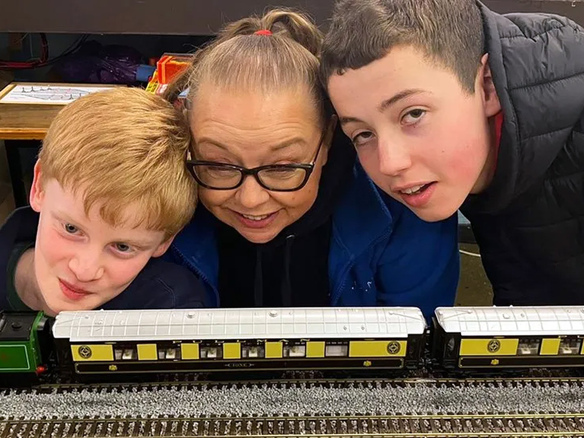 自閉症の子の母が運営。自閉症の子たちが集う鉄道模型クラブ